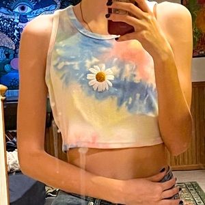 rainbow w embroidered daisy cropped tank top